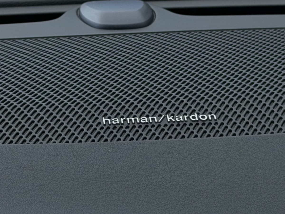 2026 Volvo XC90 plug-in hybrid - Image 16