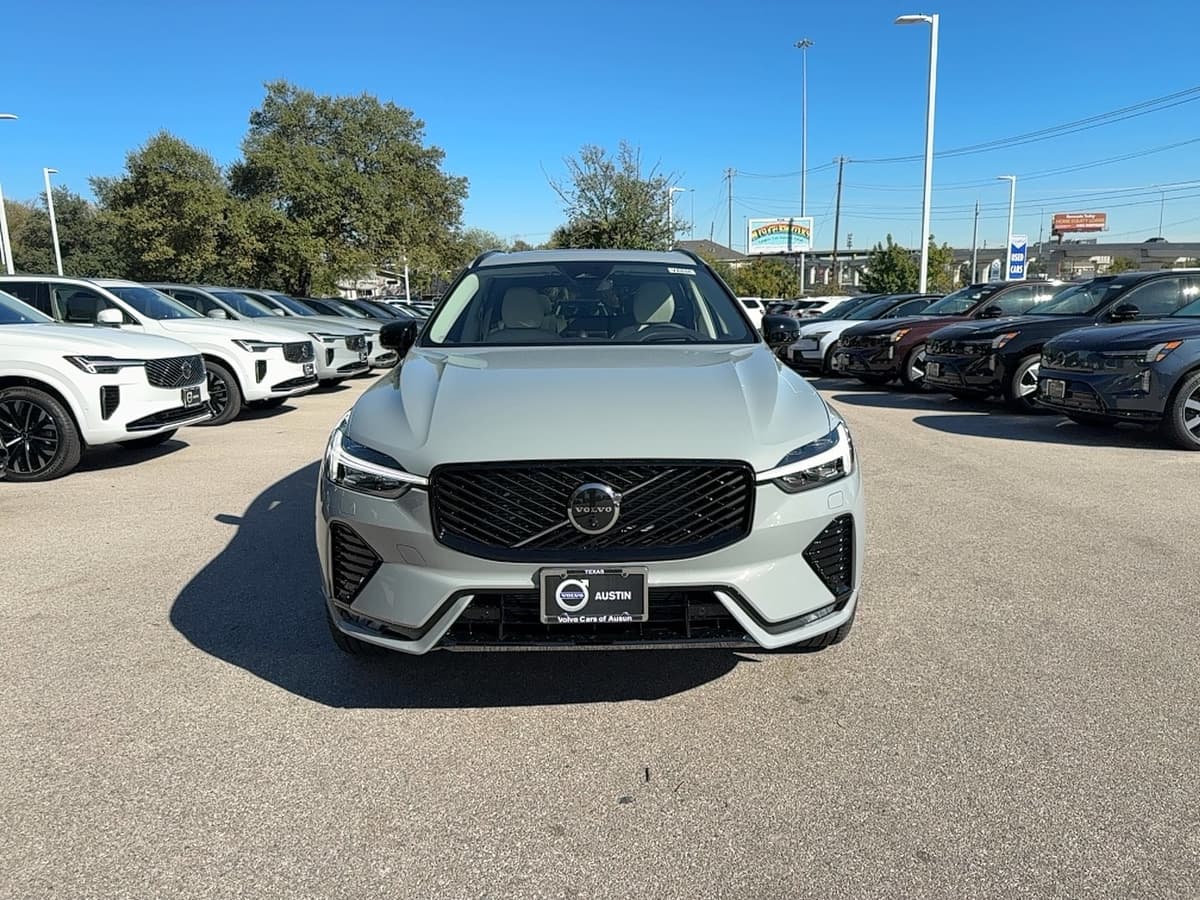 2026 Volvo XC60 - Image 8