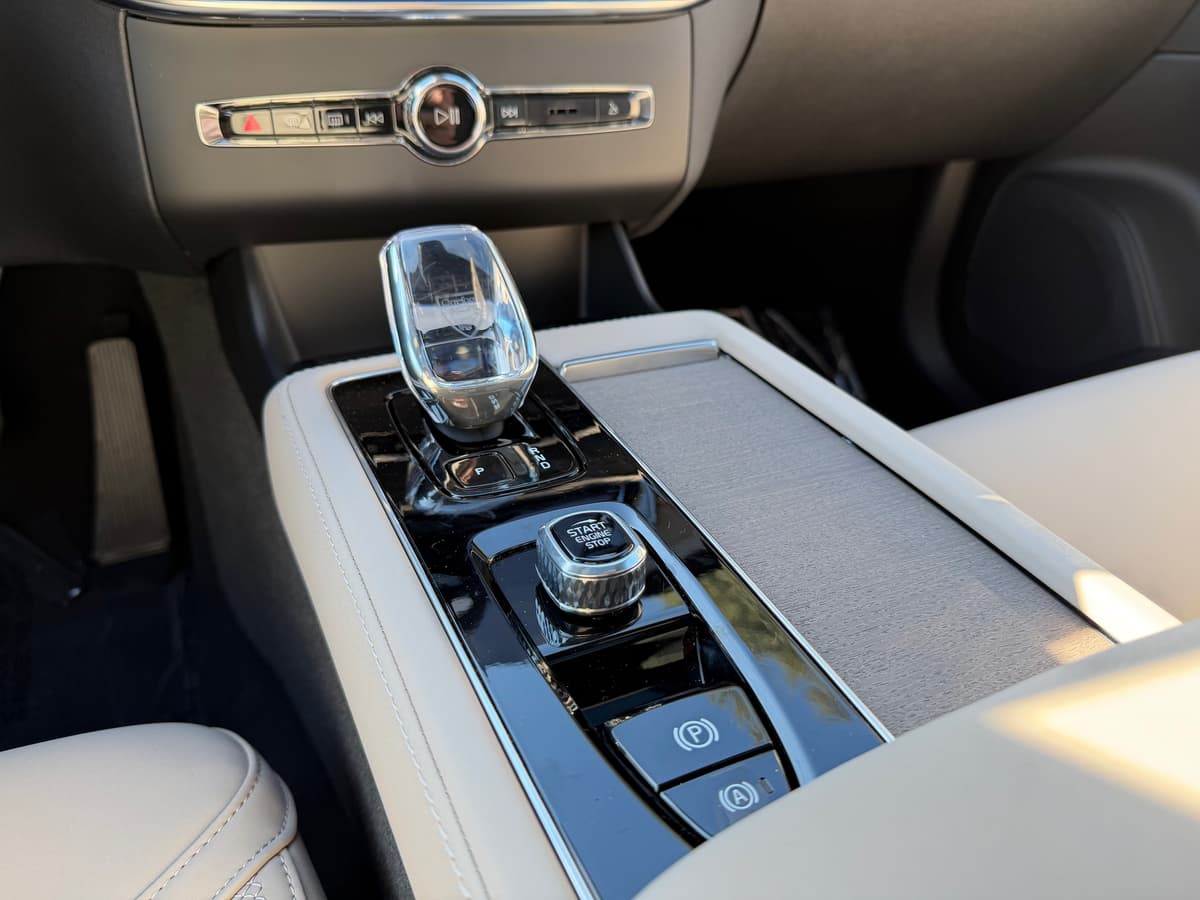 2026 Volvo XC90 - Image 13