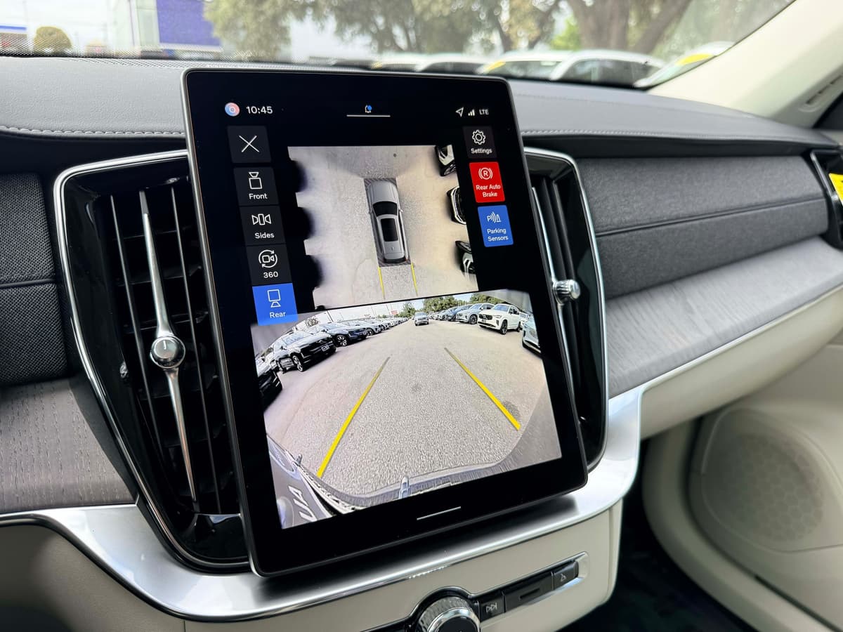 2026 Volvo XC90 - Image 23