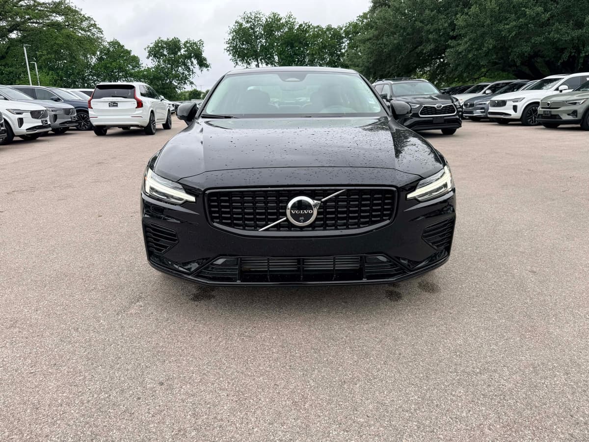 2025 Volvo S60 Plug-In Hybrid - Image 6
