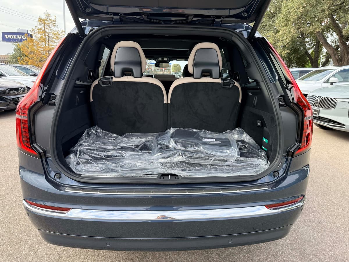 2026 Volvo XC90 - Image 26