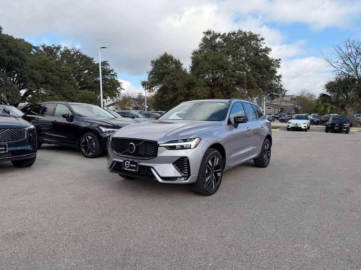 2026 Volvo XC60 - Image 2