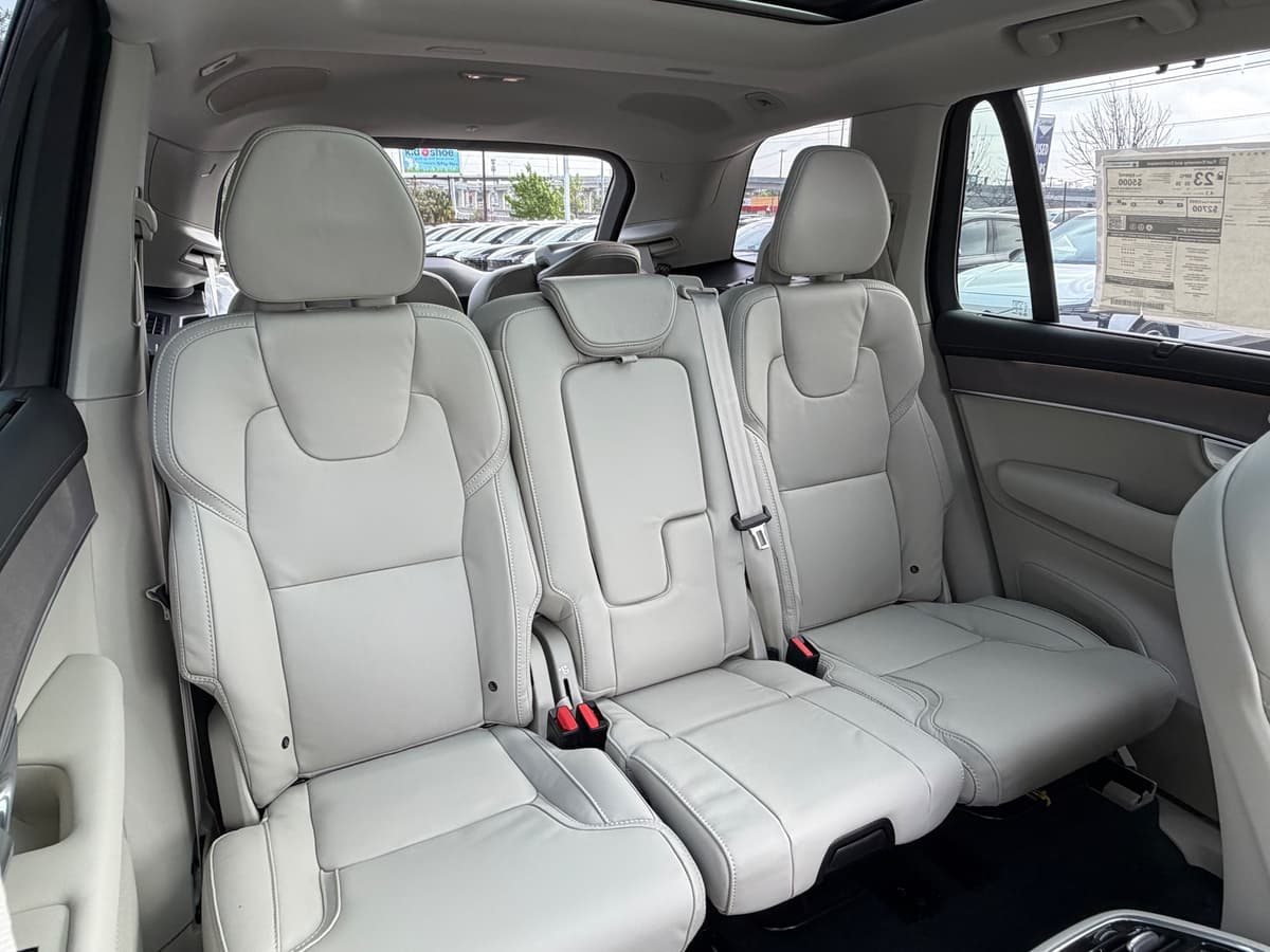 2026 Volvo XC90 - Image 10