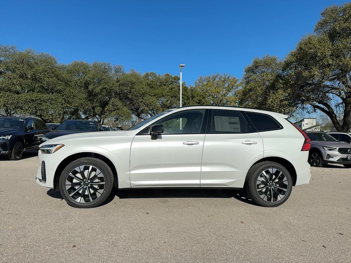 2026 Volvo XC60 - Image 3