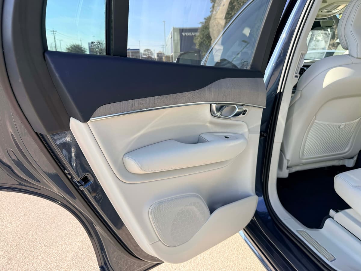 2025 Volvo XC90 - Image 14