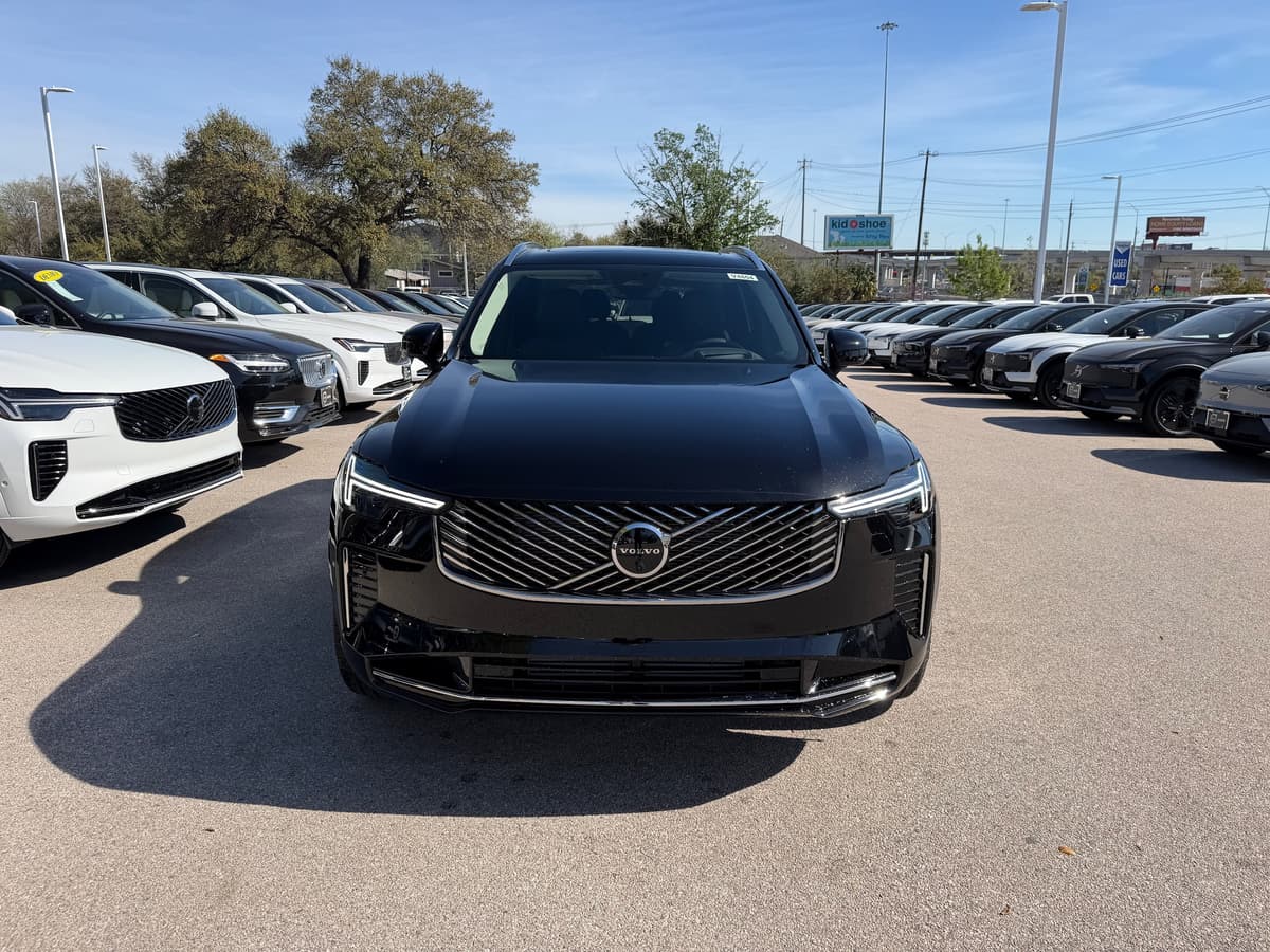 2026 Volvo XC90 plug-in hybrid - Image 6