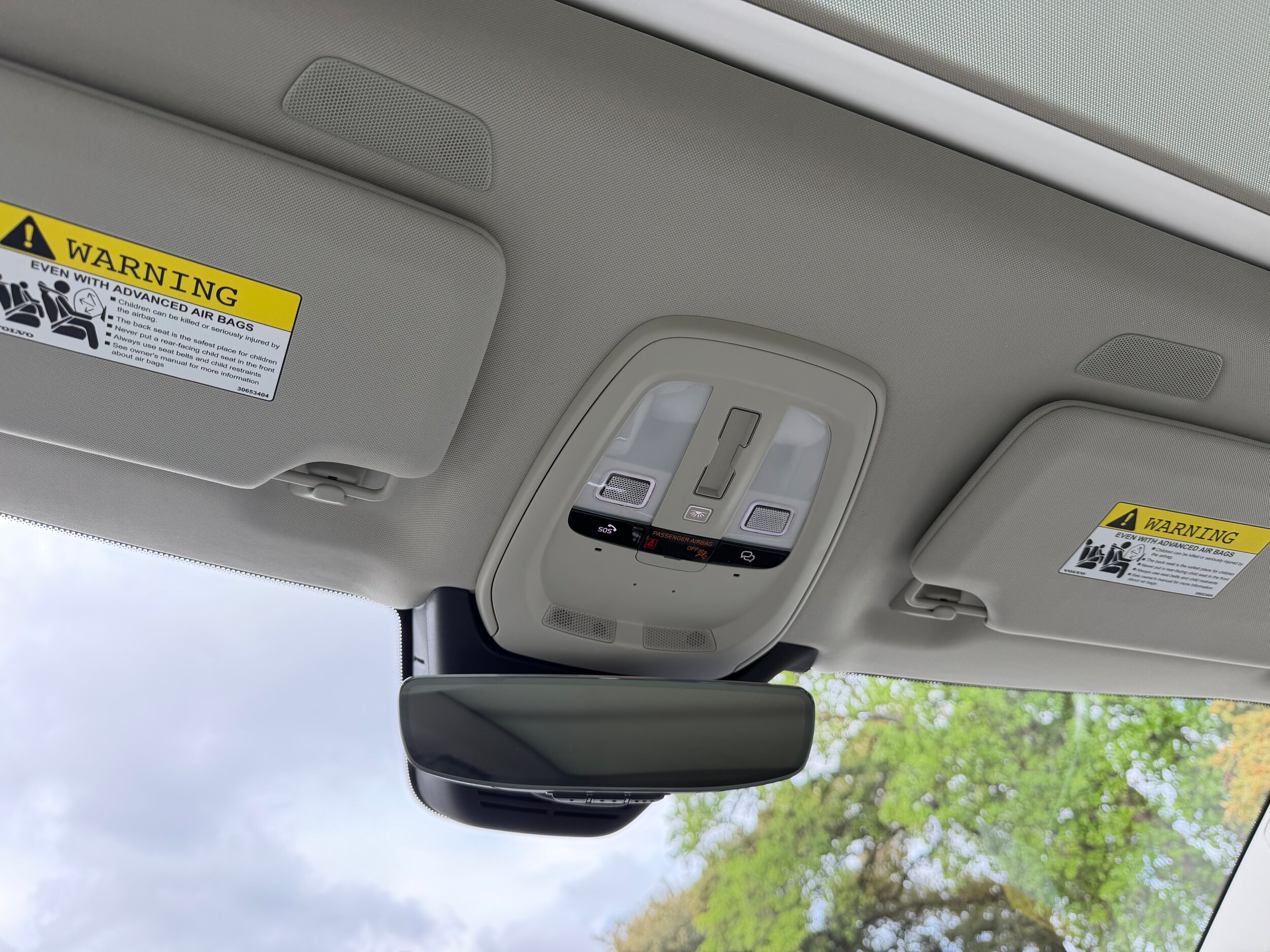 2026 Volvo XC90 plug-in hybrid - Image 17