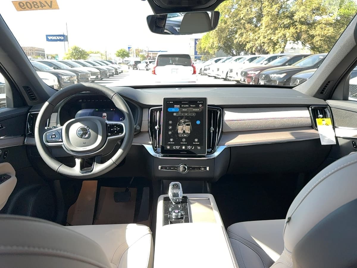 2026 Volvo XC90 - Image 17