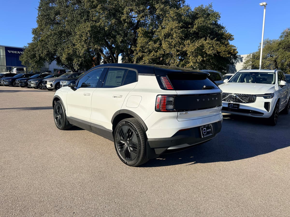 2026 Volvo EX30 Cross Country - Image 4