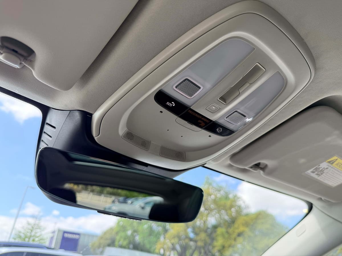 2025 Volvo XC60 - Image 24