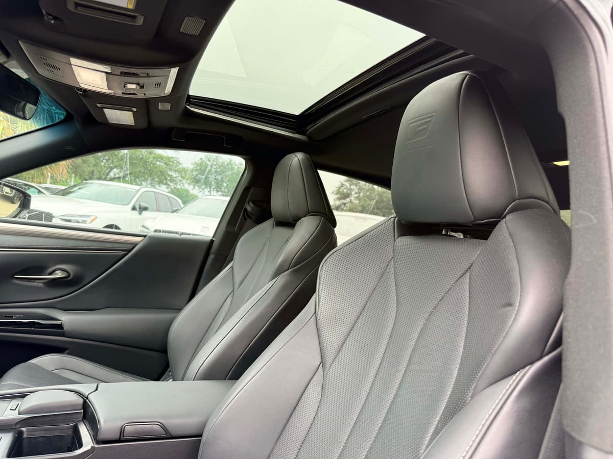 2022 LEXUS ES 350 - Image 11