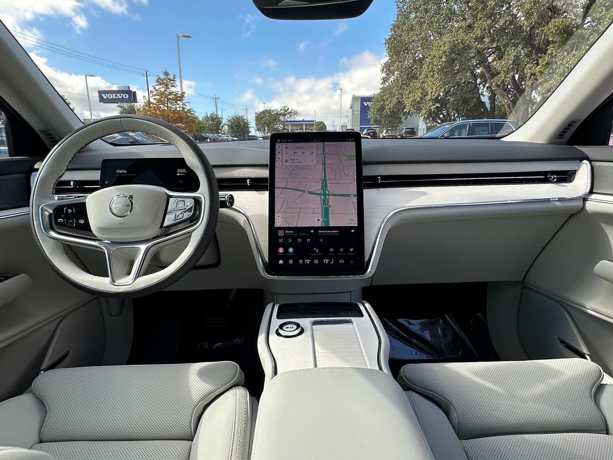 2025 Volvo EX90 - Image 13