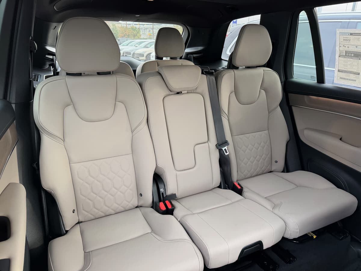 2026 Volvo XC90 - Image 10