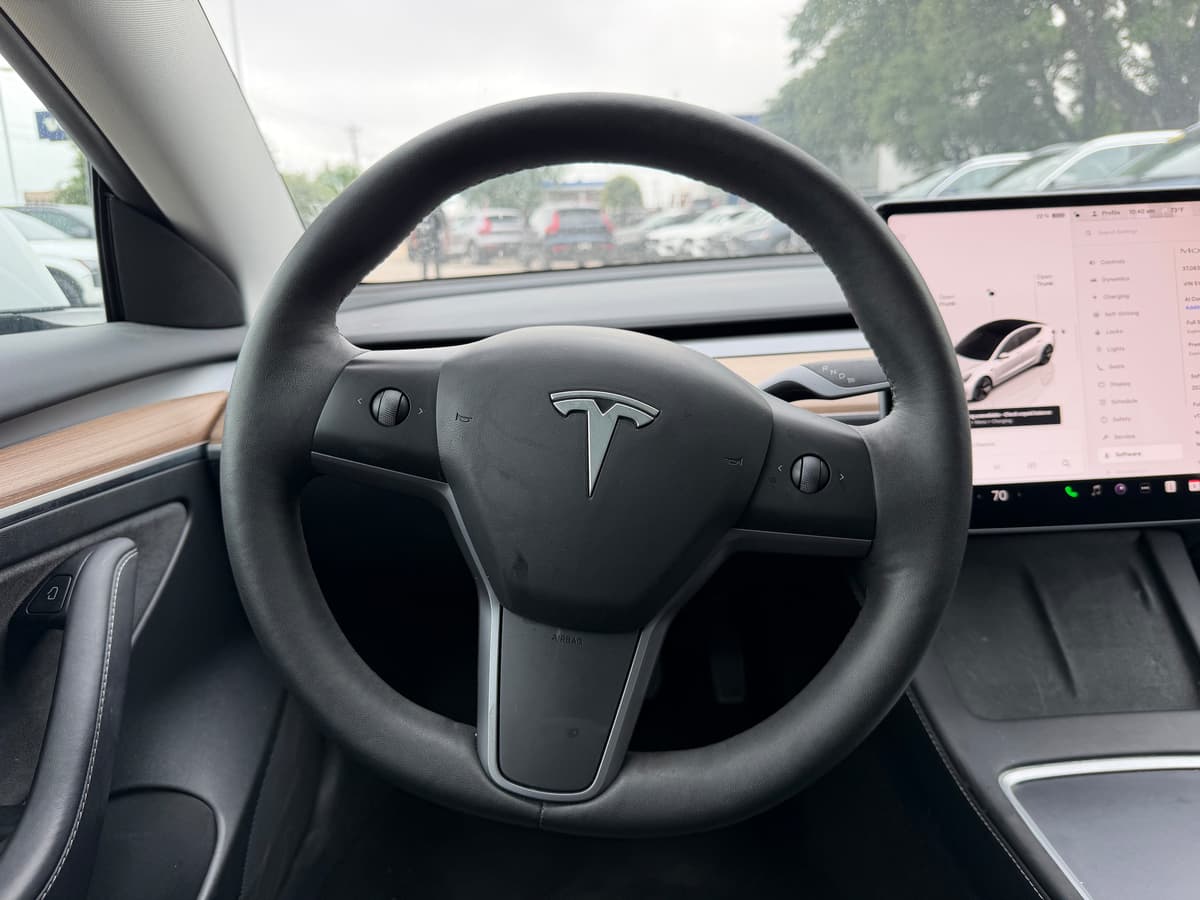 2023 Tesla Model 3 - Image 15