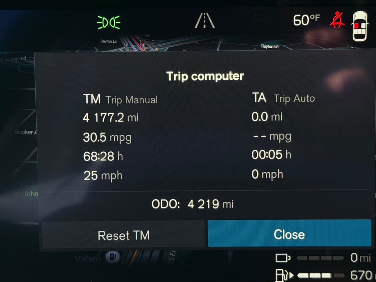 2025 Volvo XC60 plug-in hybrid - Image 15