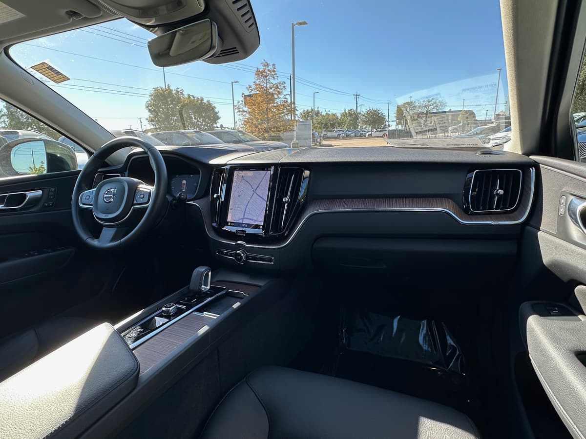 2022 Volvo XC60 - Image 13