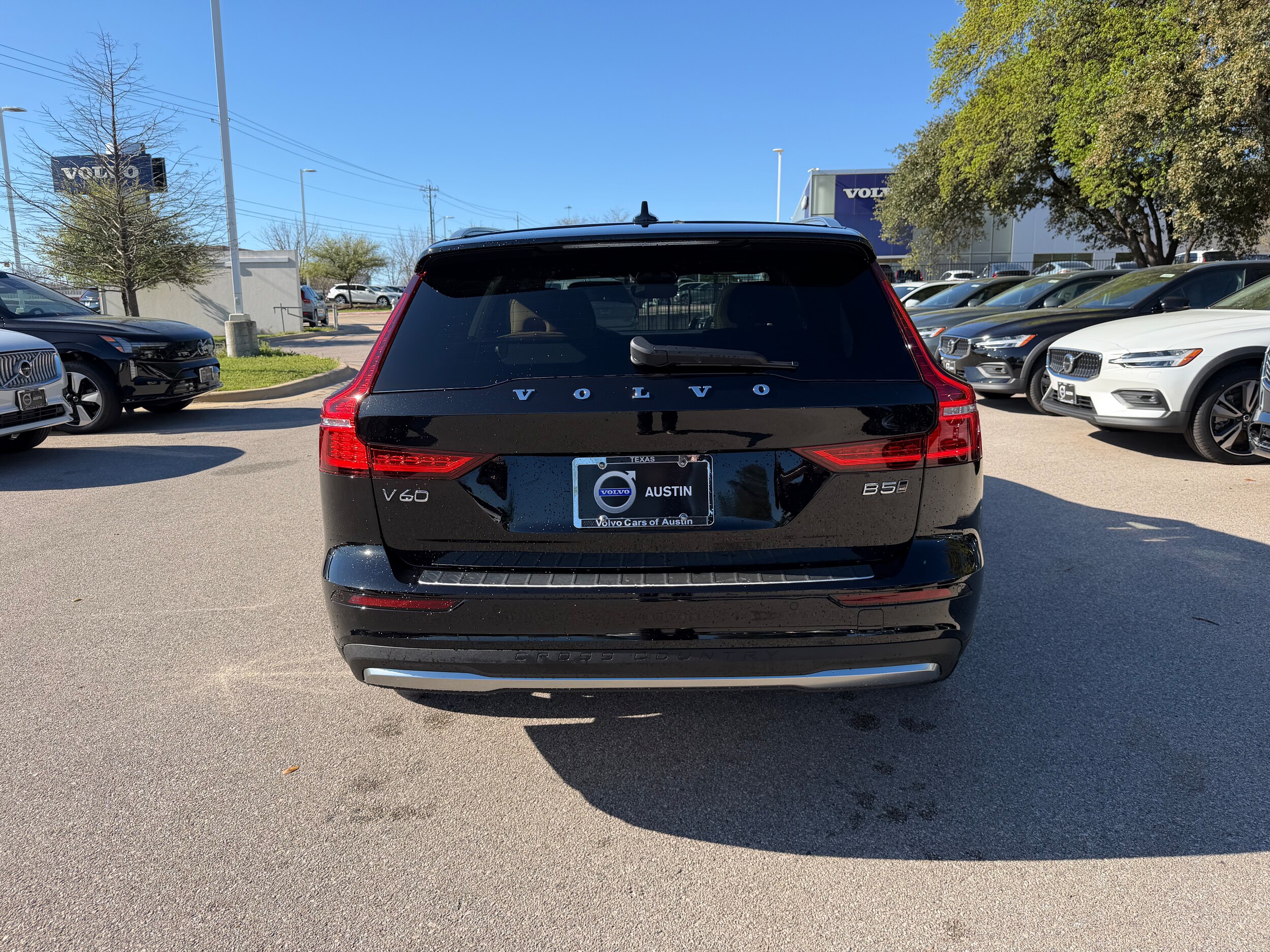 2026 Volvo V60 Cross Country - Image 5