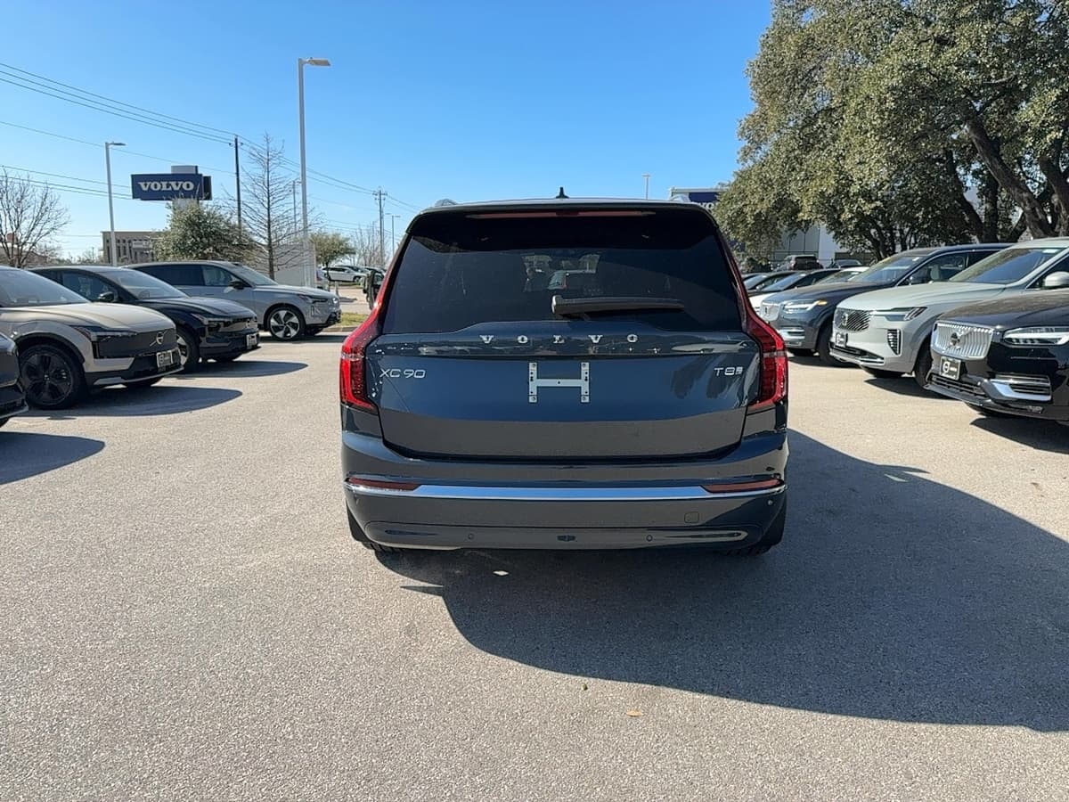 2026 Volvo XC90 plug-in hybrid - Image 5