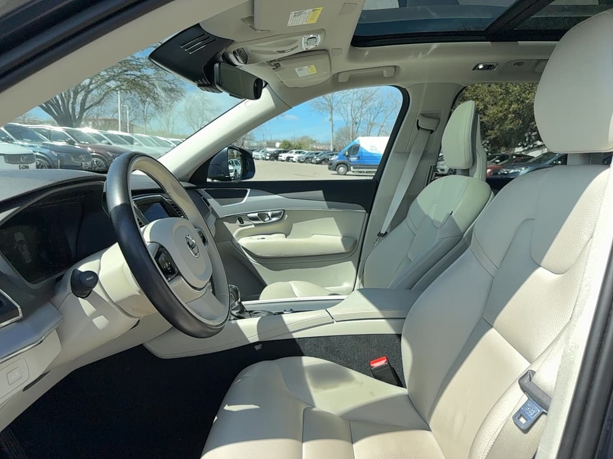 2021 Volvo XC90 - Image 11