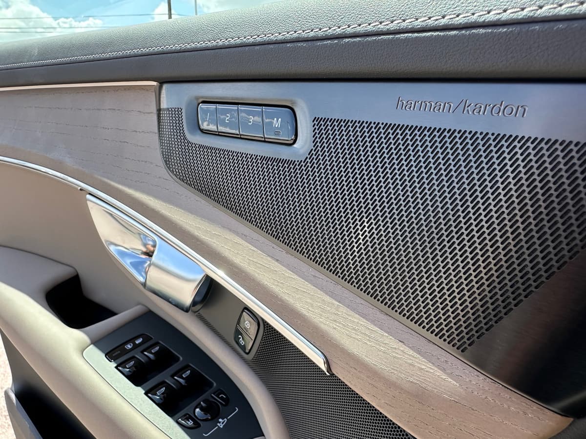 2026 Volvo XC90 plug-in hybrid - Image 19