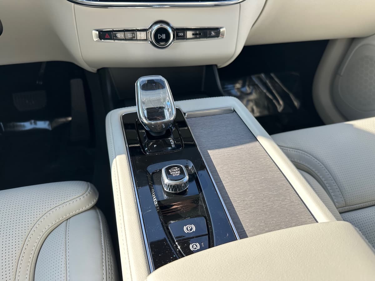 2026 Volvo XC90 - Image 14