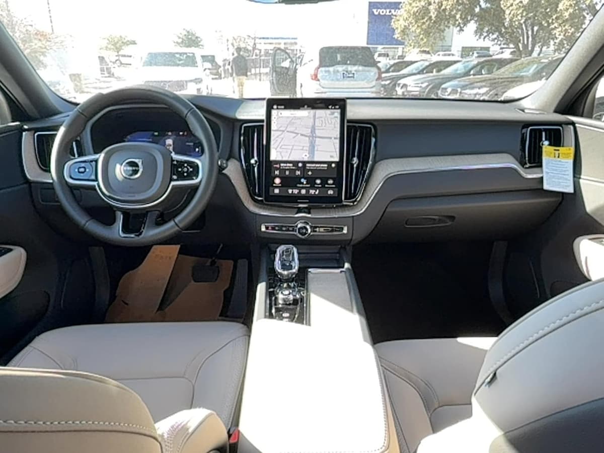 2026 Volvo XC60 - Image 20