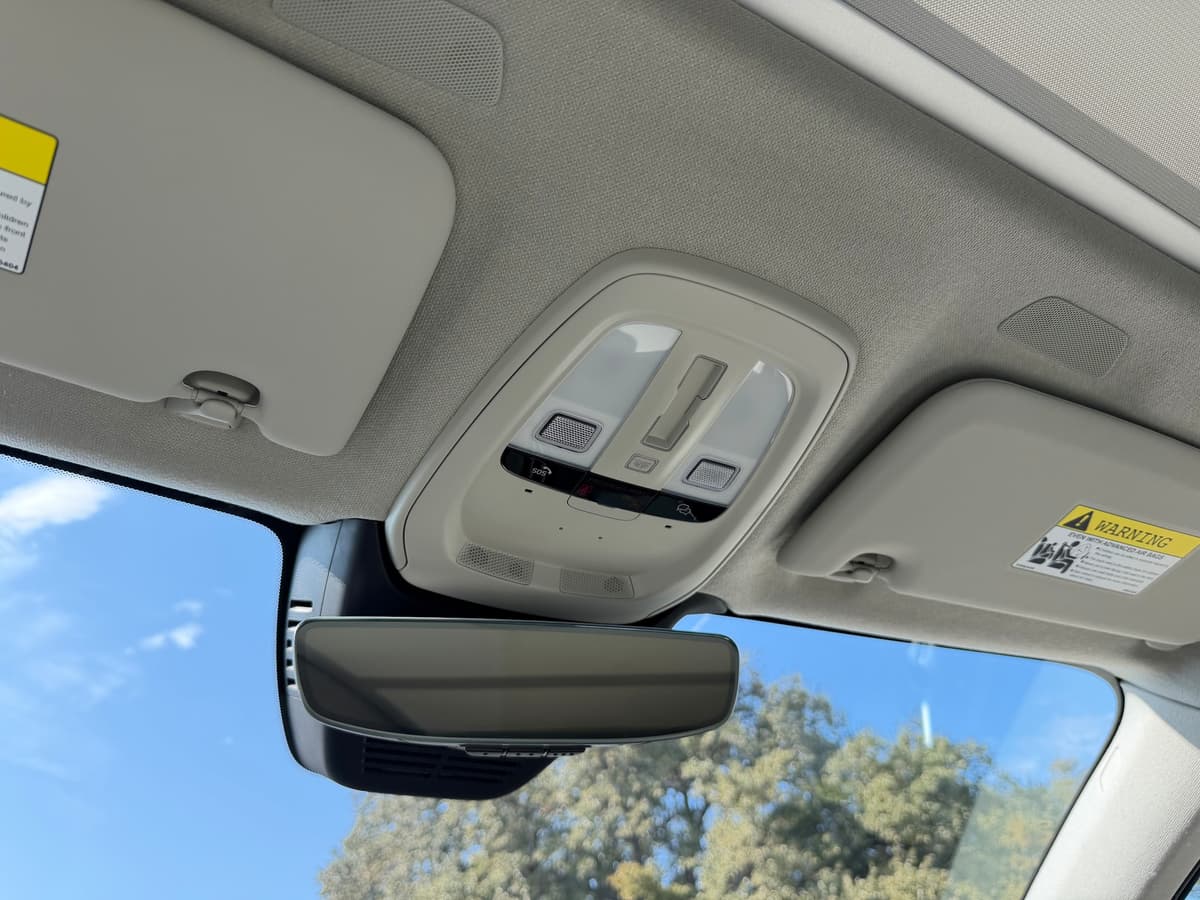 2026 Volvo XC40 - Image 16