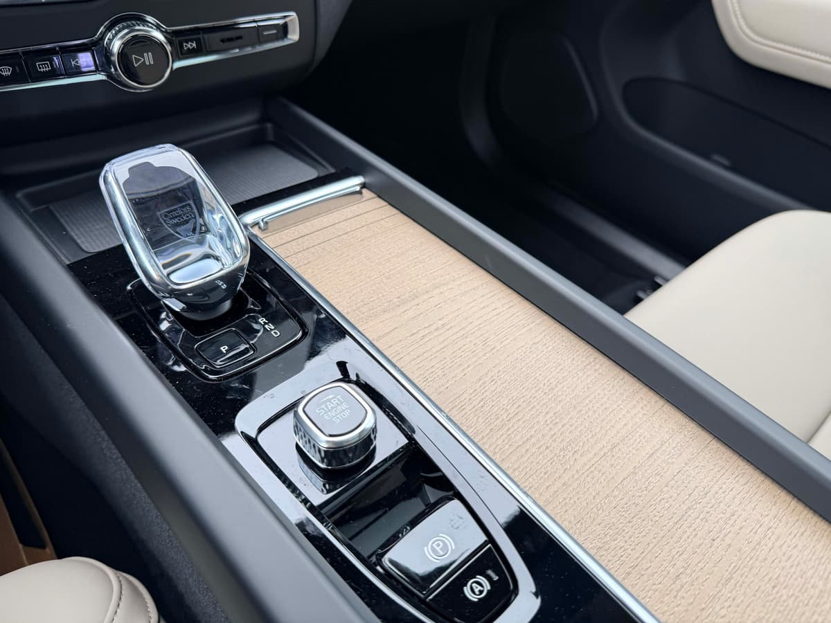2026 Volvo XC60 - Image 23