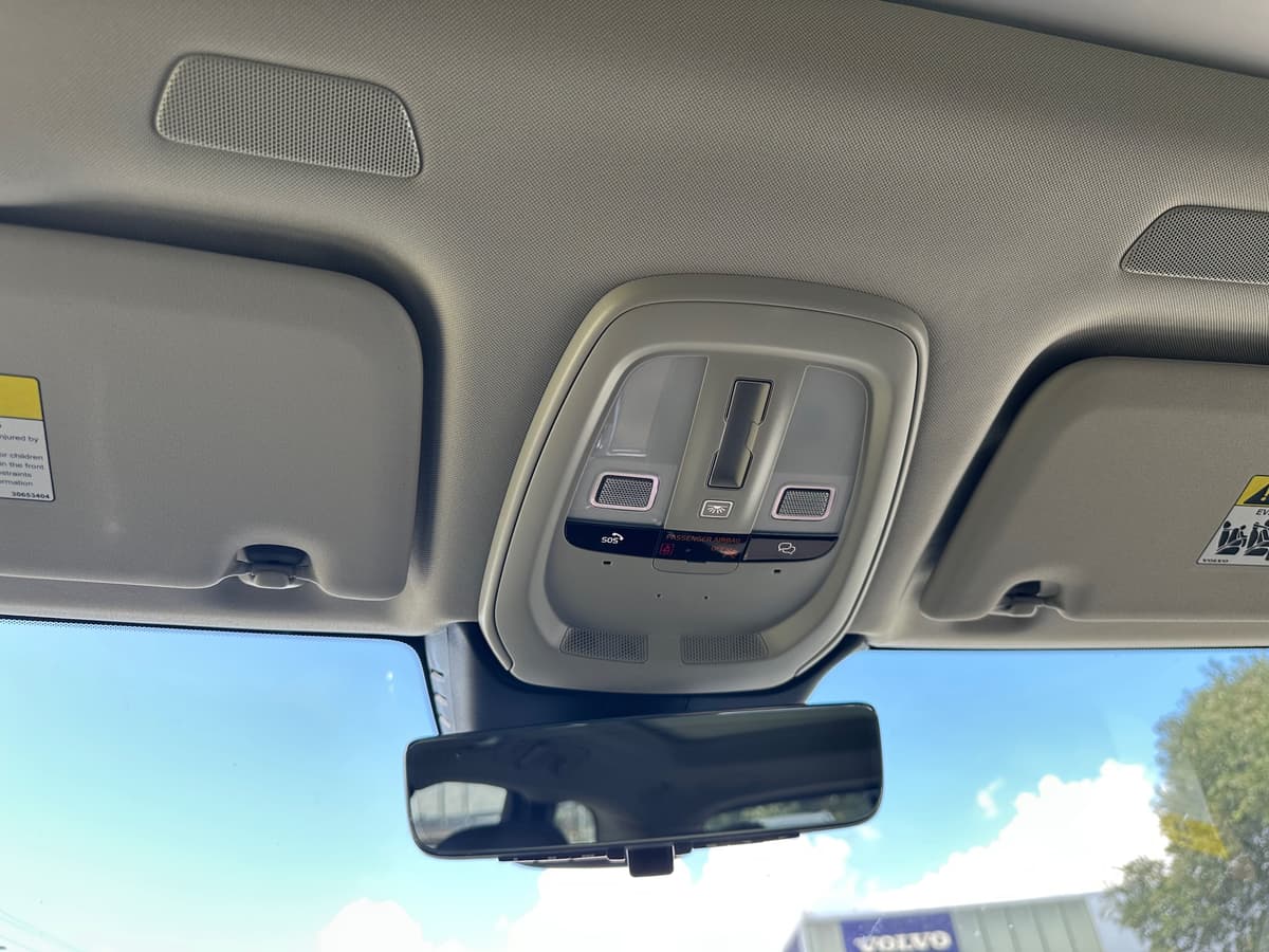 2026 Volvo XC60 - Image 16