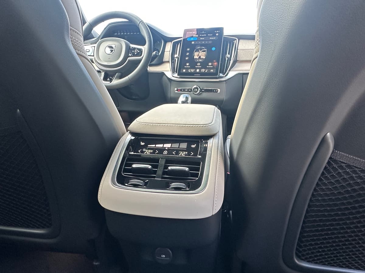 2026 Volvo XC90 - Image 11