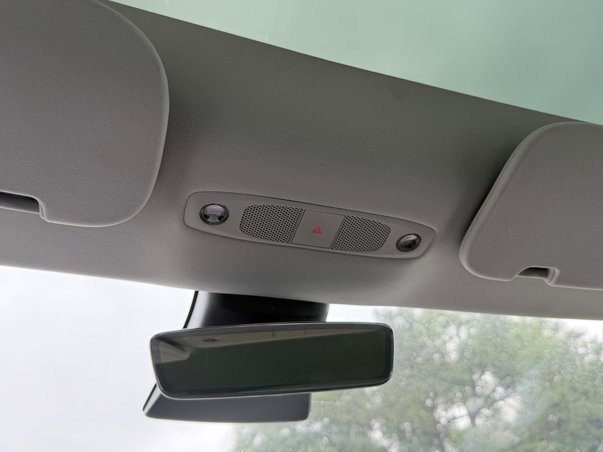 2023 Tesla Model 3 - Image 18