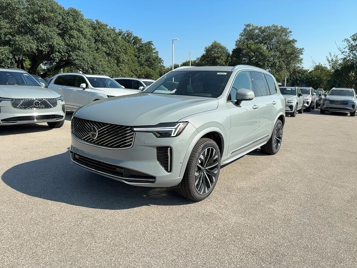 2026 Volvo XC90 - Image 2