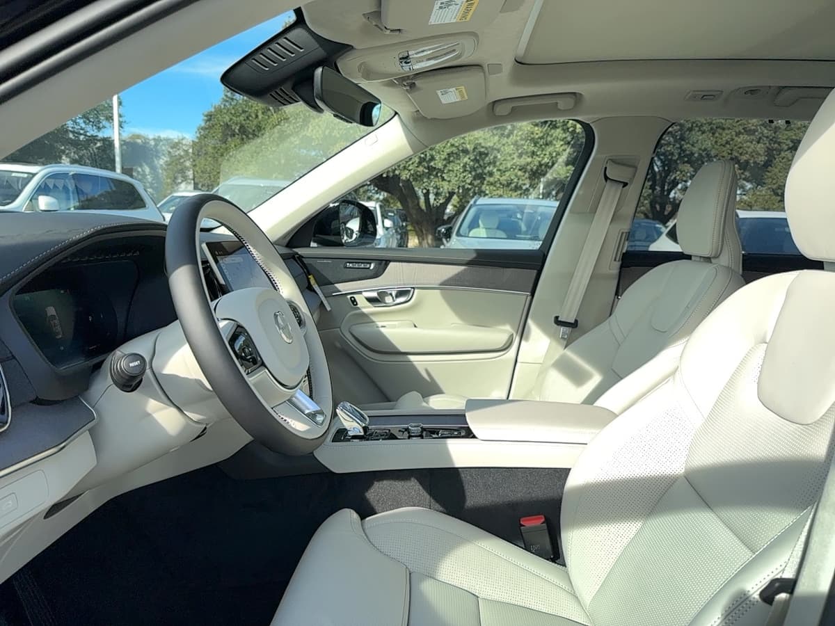 2026 Volvo XC90 - Image 11