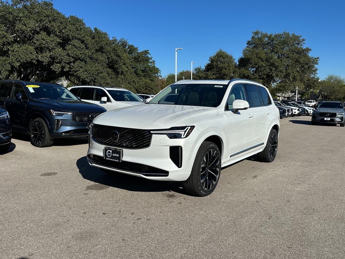 2026 Volvo XC90 - Image 2