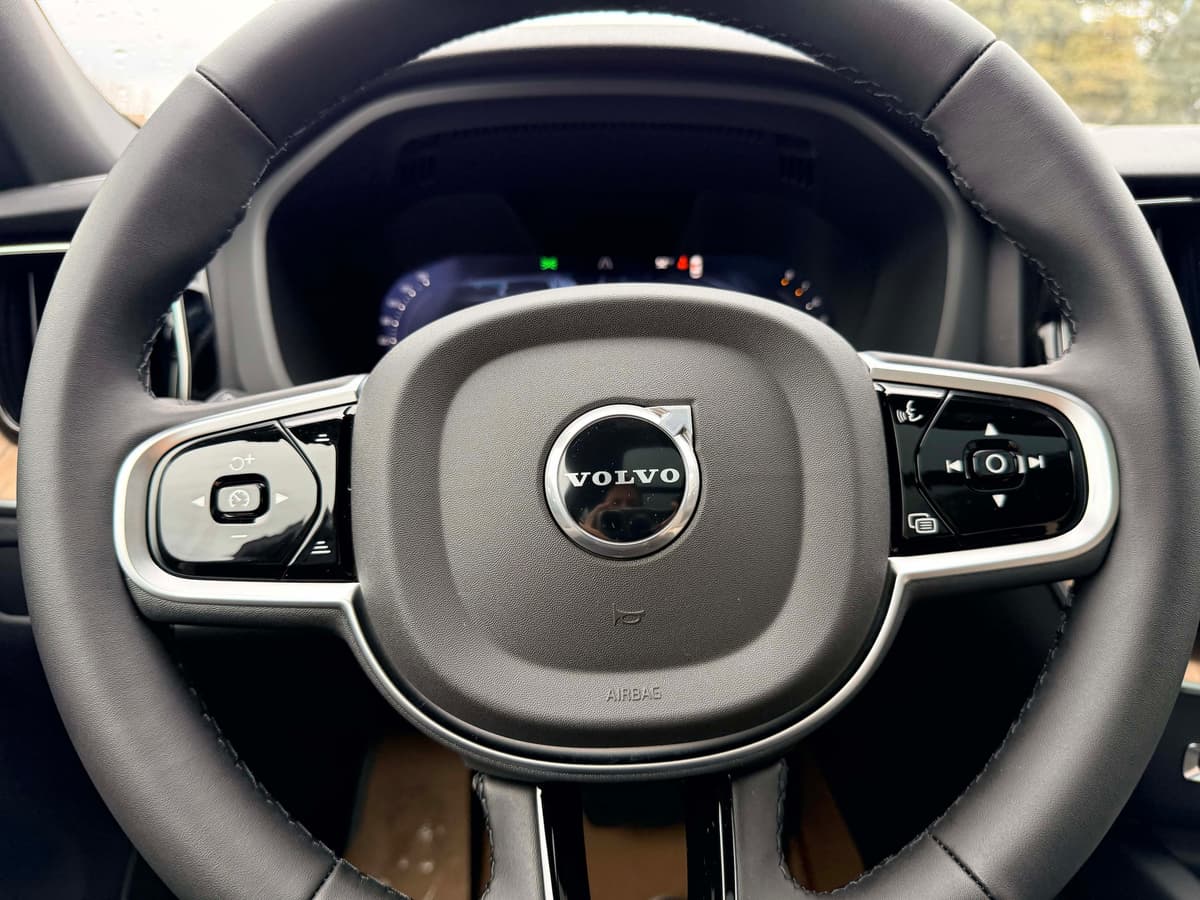 2026 Volvo XC60 - Image 20