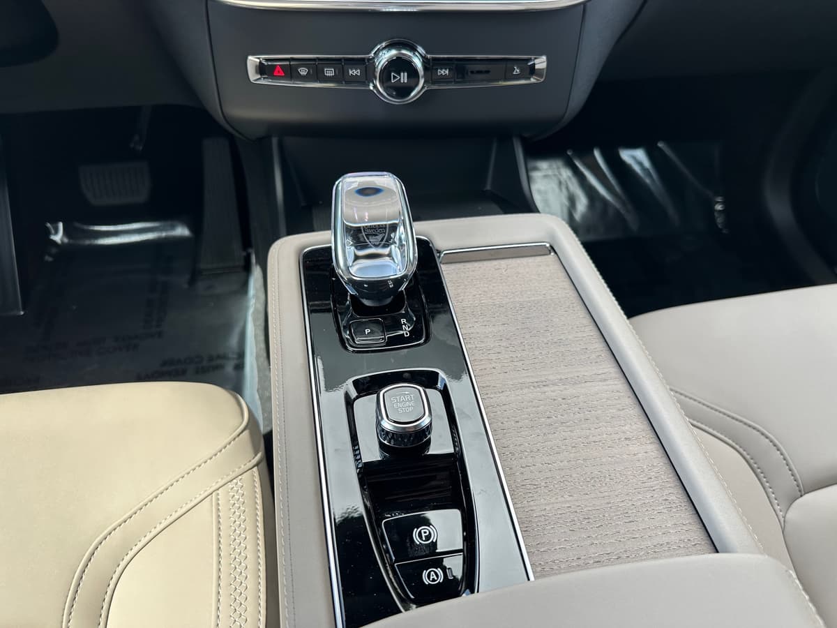 2026 Volvo XC90 - Image 14