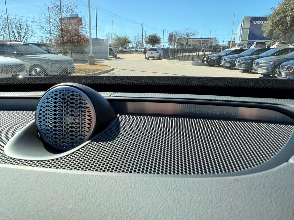 2026 Volvo XC90 - Image 16
