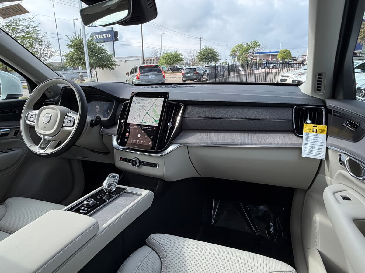 2026 Volvo XC90 - Image 11