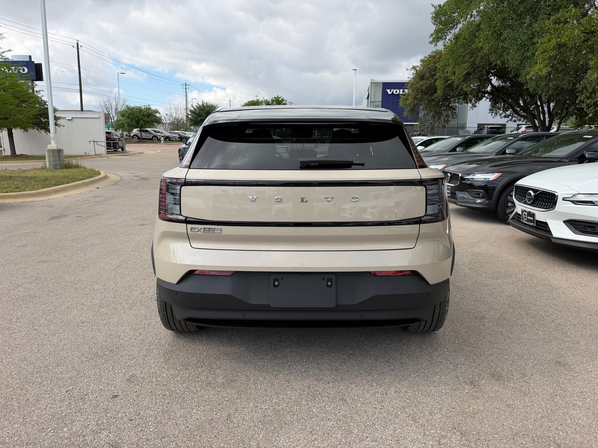 2026 Volvo EX30 - Image 5
