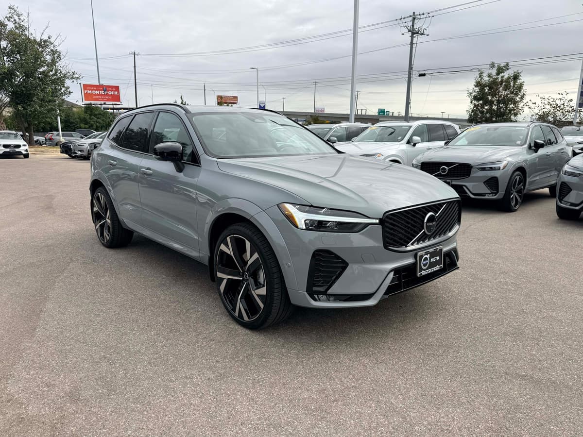 2026 Volvo XC60 - Image 8