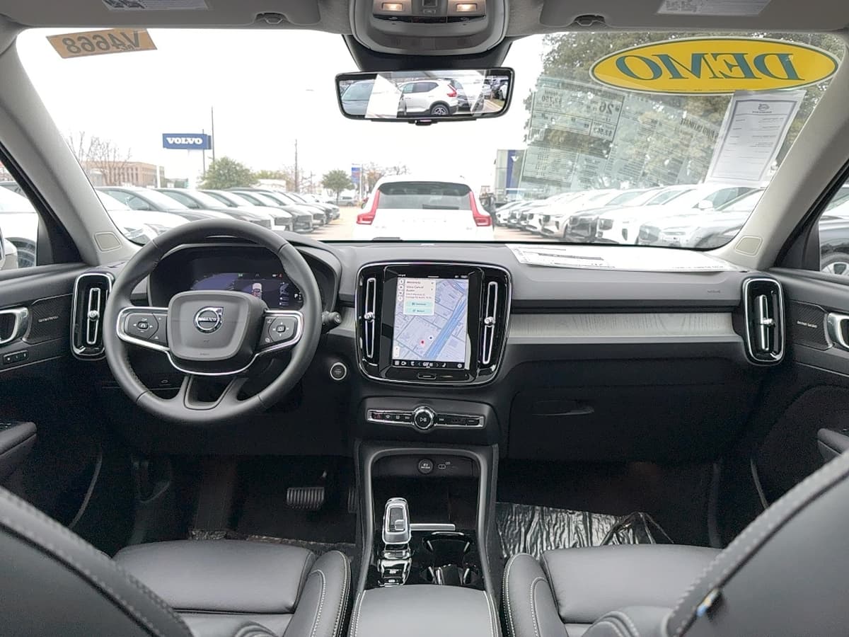 2024 Volvo XC40 - Image 17