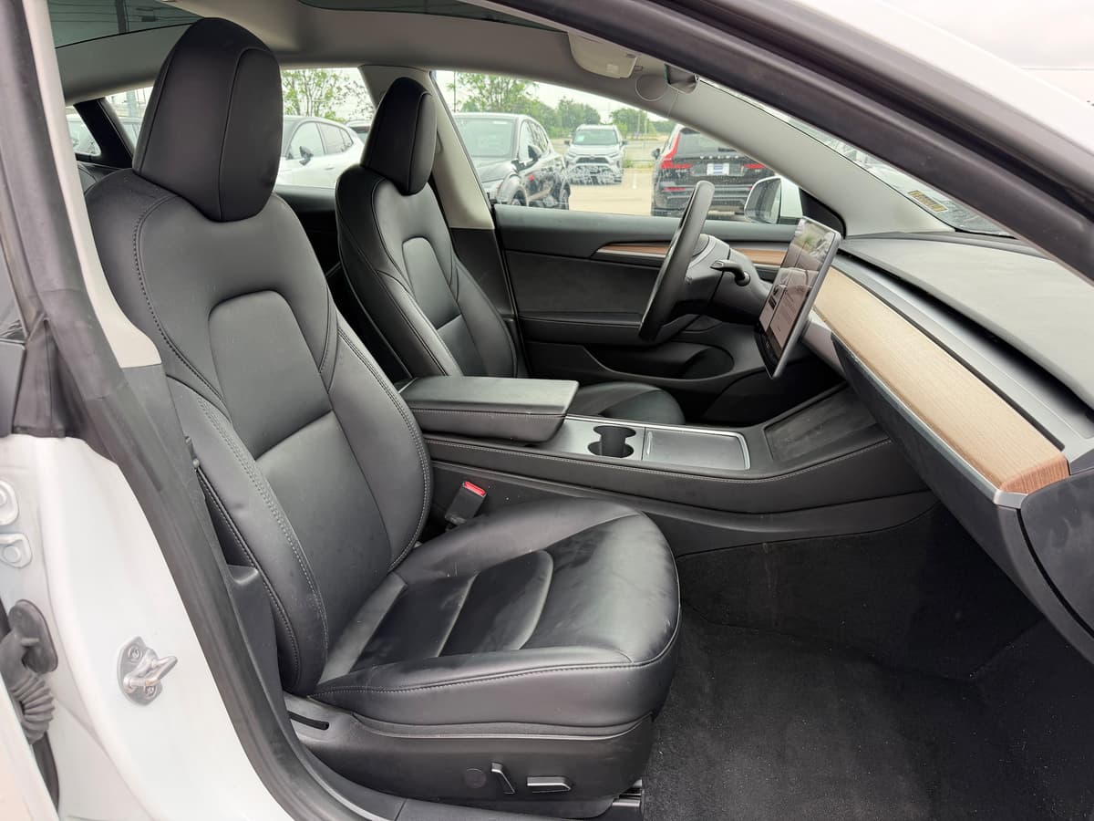 2023 Tesla Model 3 - Image 8