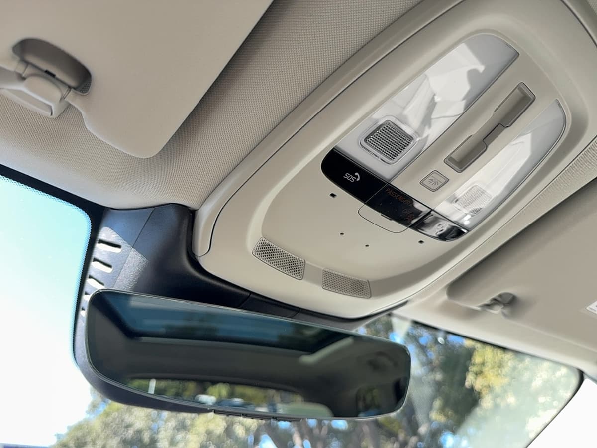 2026 Volvo XC60 - Image 25