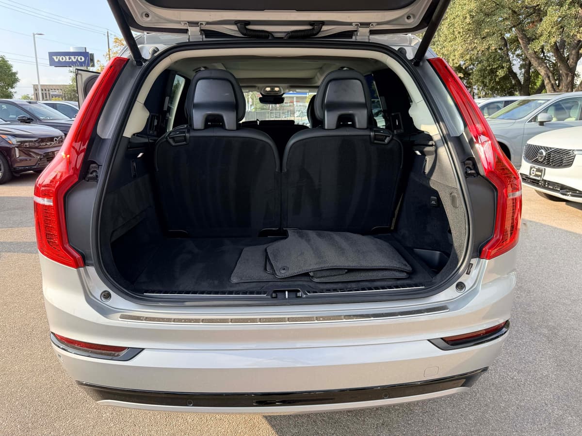 2023 Volvo XC90 Recharge Plug-In Hybrid - Image 25