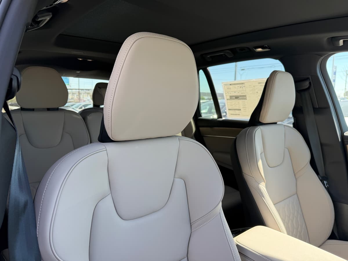 2026 Volvo XC90 - Image 9