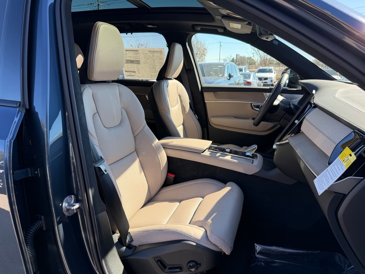 2026 Volvo XC90 - Image 8