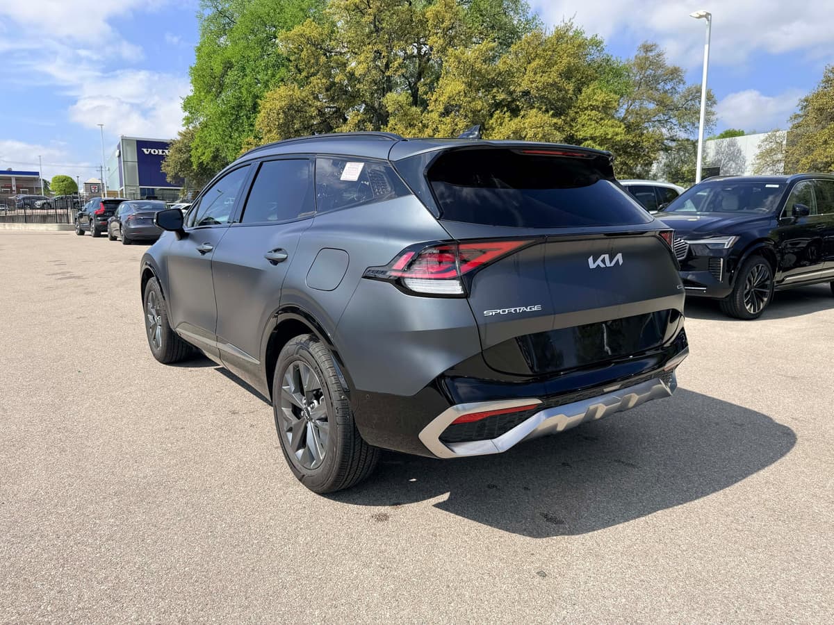 2025 Kia Sportage Hybrid - Image 4