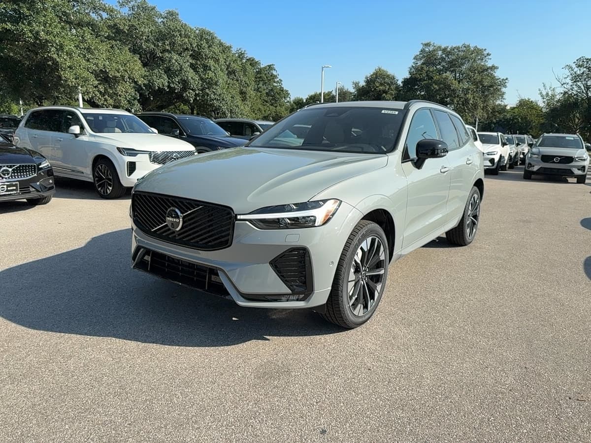 2026 Volvo XC60 - Image 2