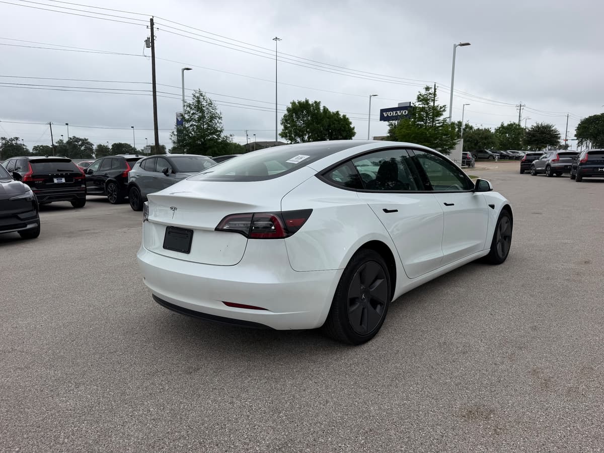 2023 Tesla Model 3 - Image 5